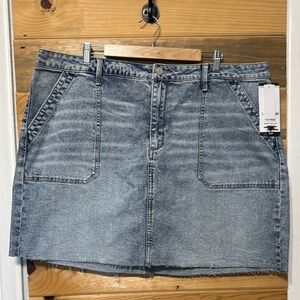 Edited by Remi Bader Light Denim‎ Blue Skirt Plus Size: 20 W